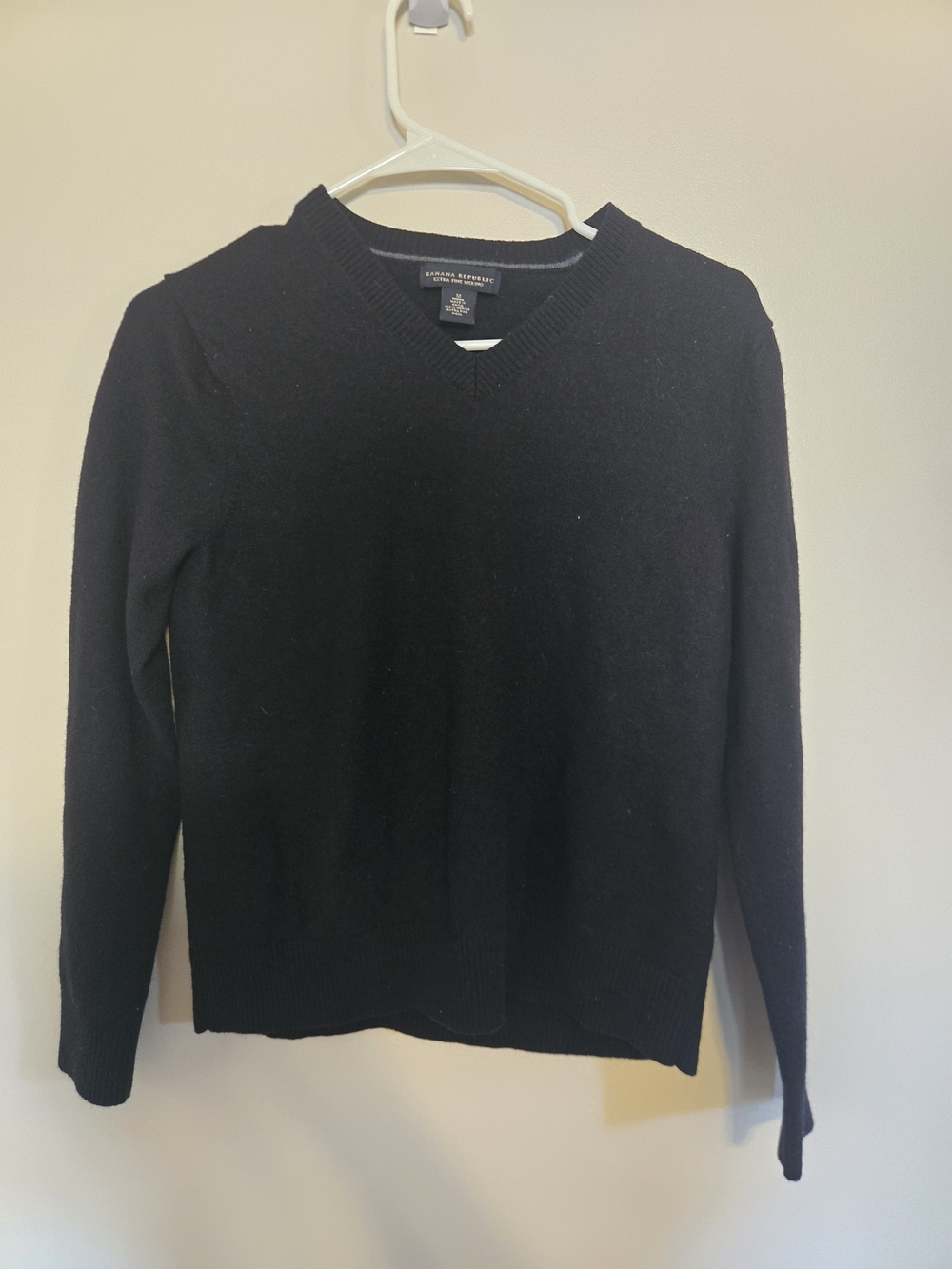 Womens Banana Republic 100% Extra Fine Merino Wool Black V-Neck Sweater Size Med